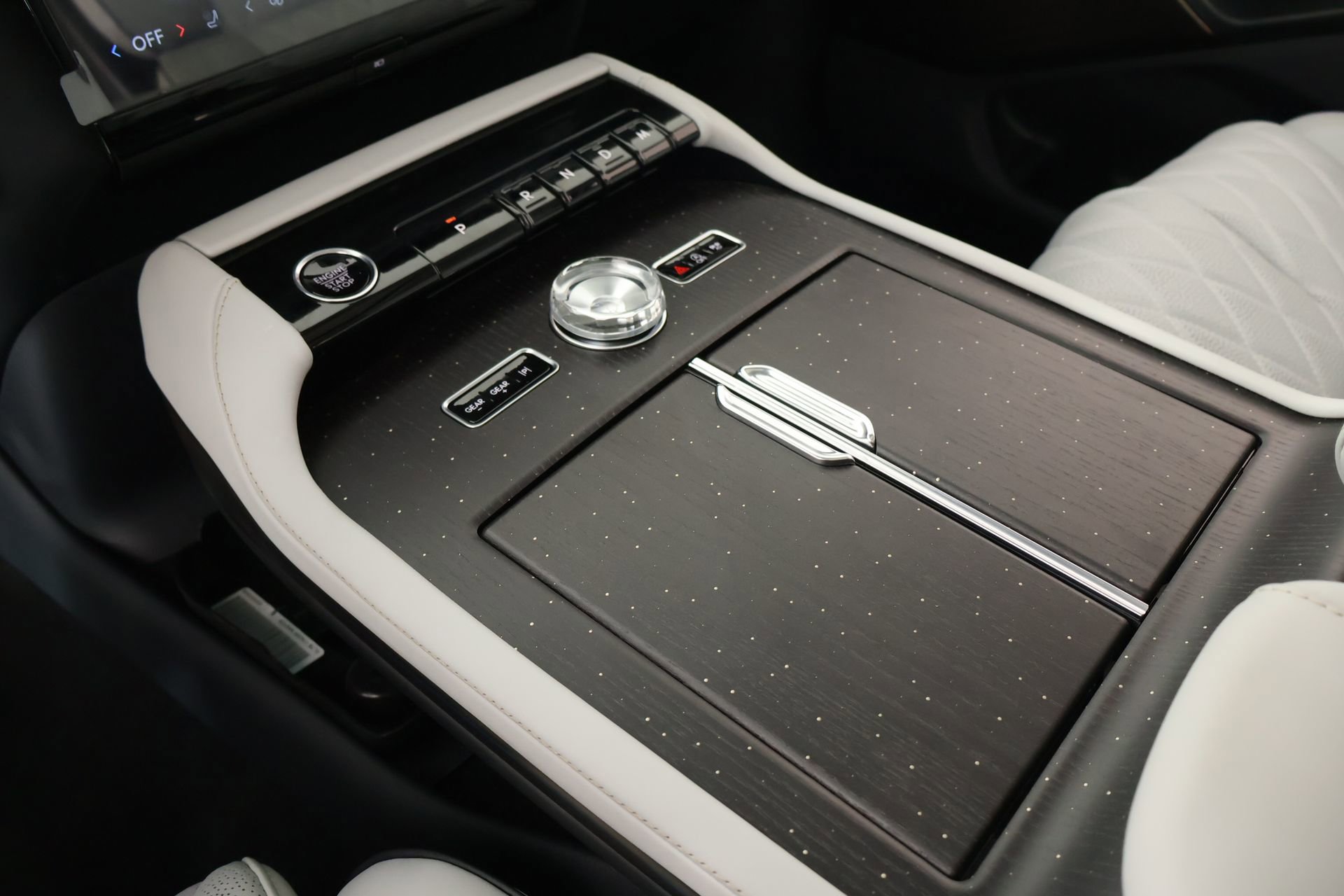 New 2026 Lincoln Navigator Black Label AWD/4WD image 9