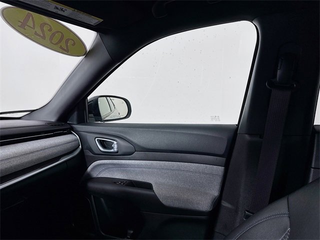 Used 2024 Jeep Compass Latitude image 22