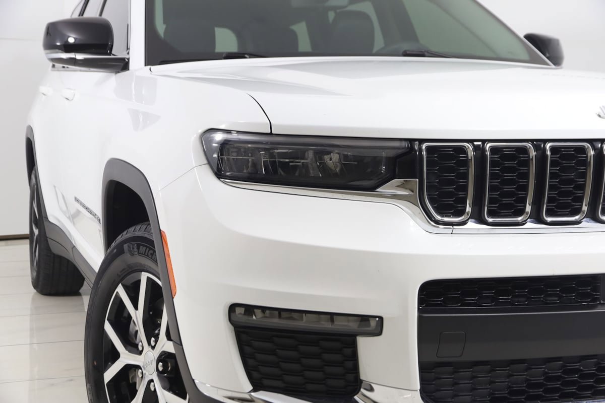 Used 2024 Jeep Grand Cherokee L Limited AWD/4WD image 19