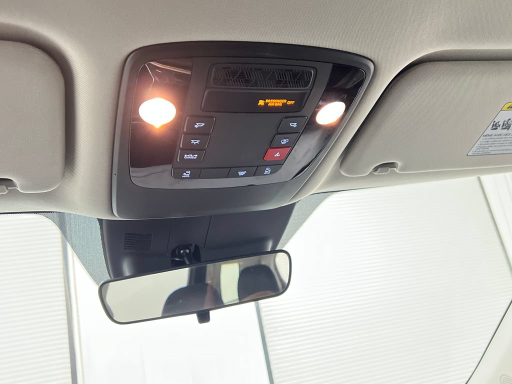 Used 2025 Kia Carnival FWD image 81