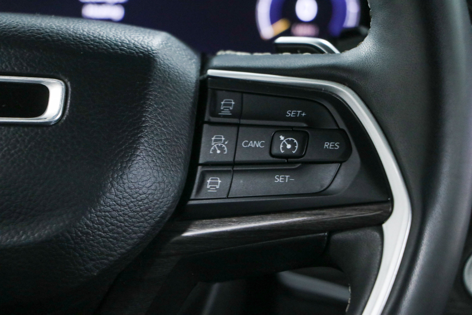 Used 2023 Jeep Grand Cherokee Limited AWD/4WD image 14