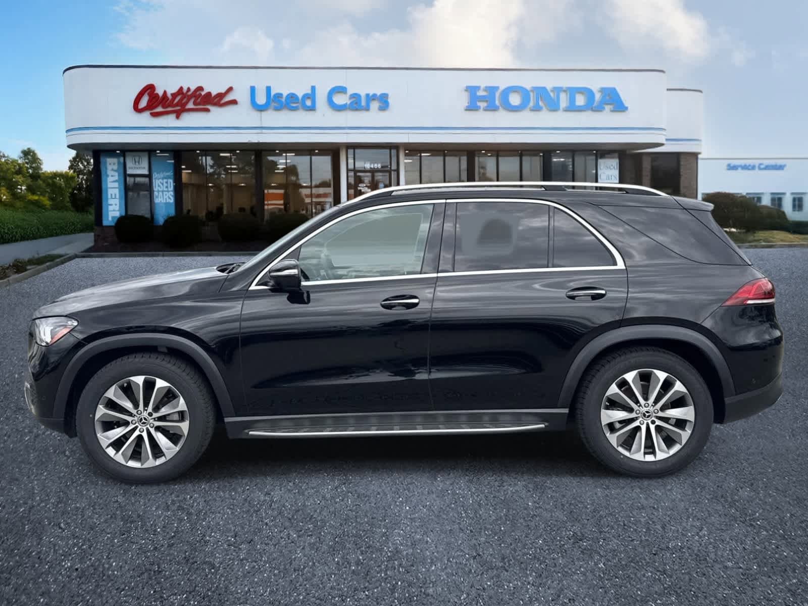 Used 2022 Mercedes-Benz GLE 350 4MATIC image 2