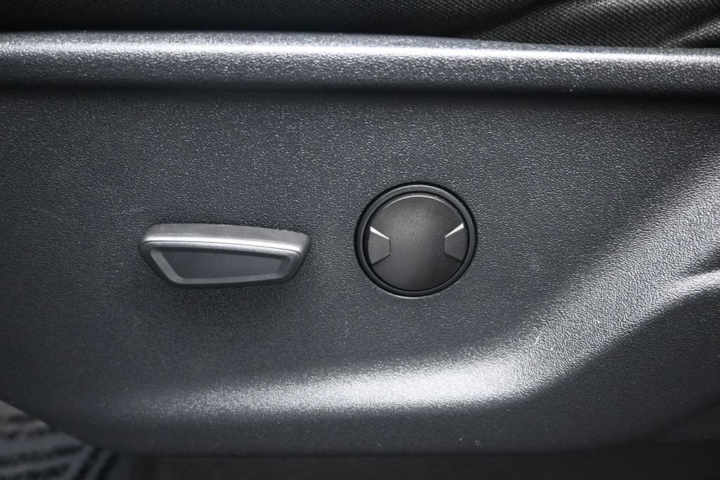 Used 2023 Ford F150 XLT AWD/4WD image 10