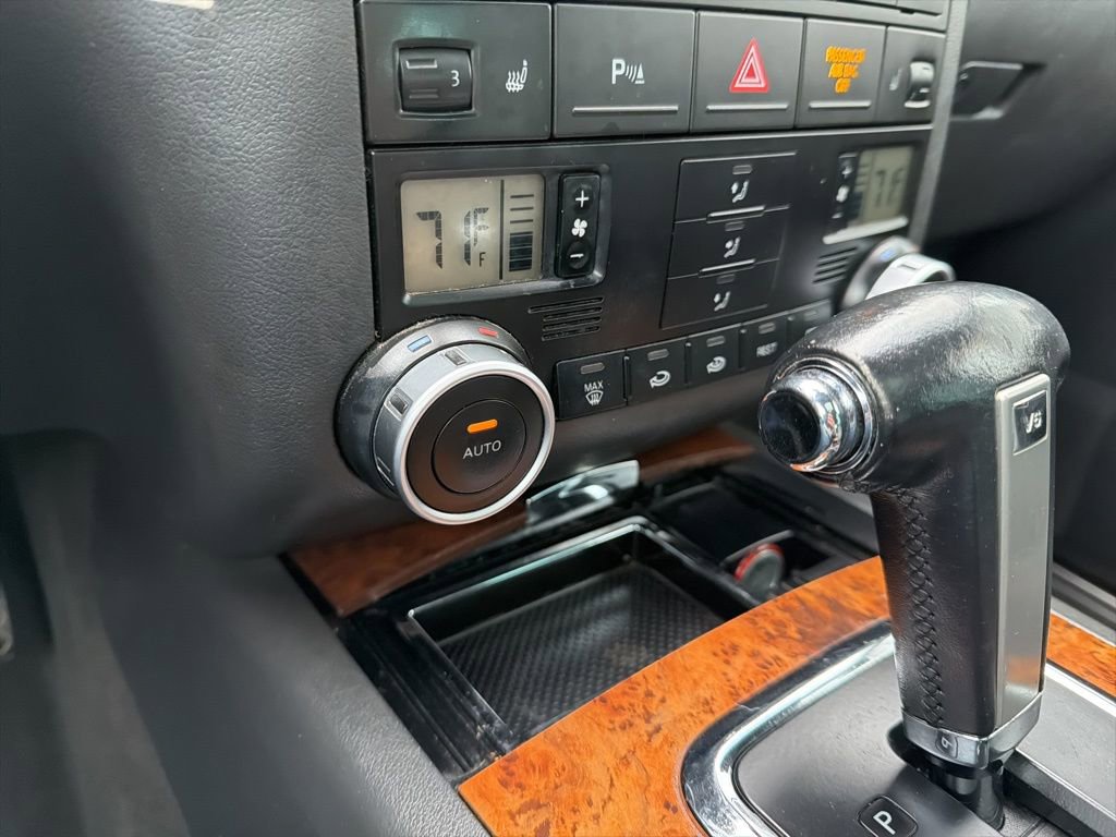 Used 2008 Volkswagen Touareg V6 AWD/4WD image 17