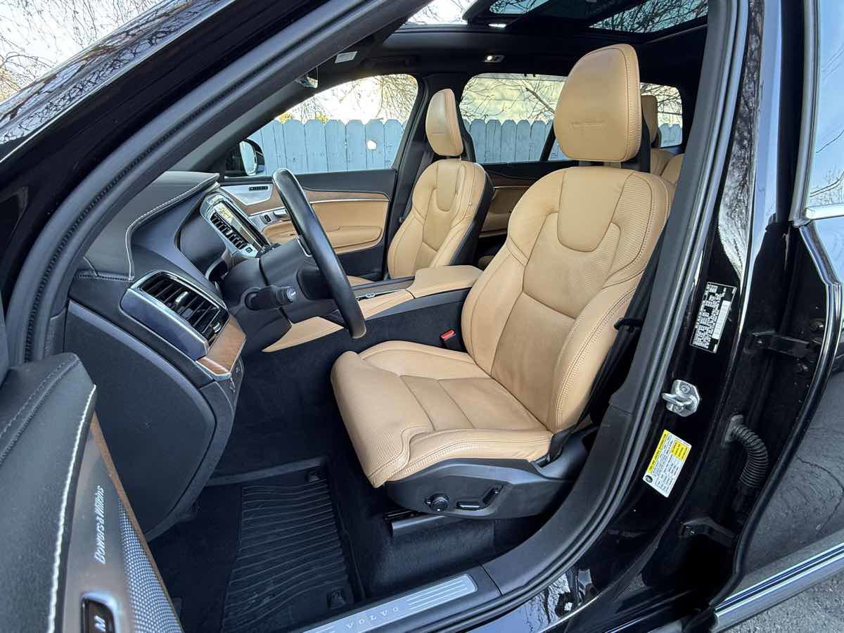 Used 2017 Volvo XC90 T6 Inscription w/ Vision Package image 4