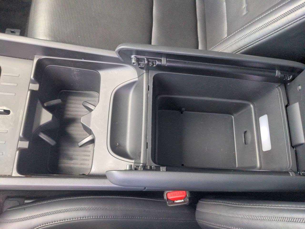 Used 2025 Hyundai Santa Fe Calligraphy FWD image 42