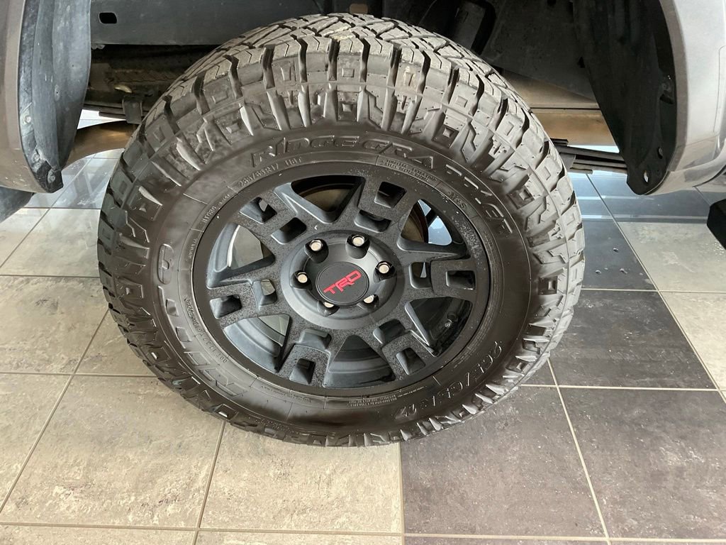 Used 2021 Toyota Tacoma TRD Sport w/ TRD Premium Sport Package AWD/4WD image 7