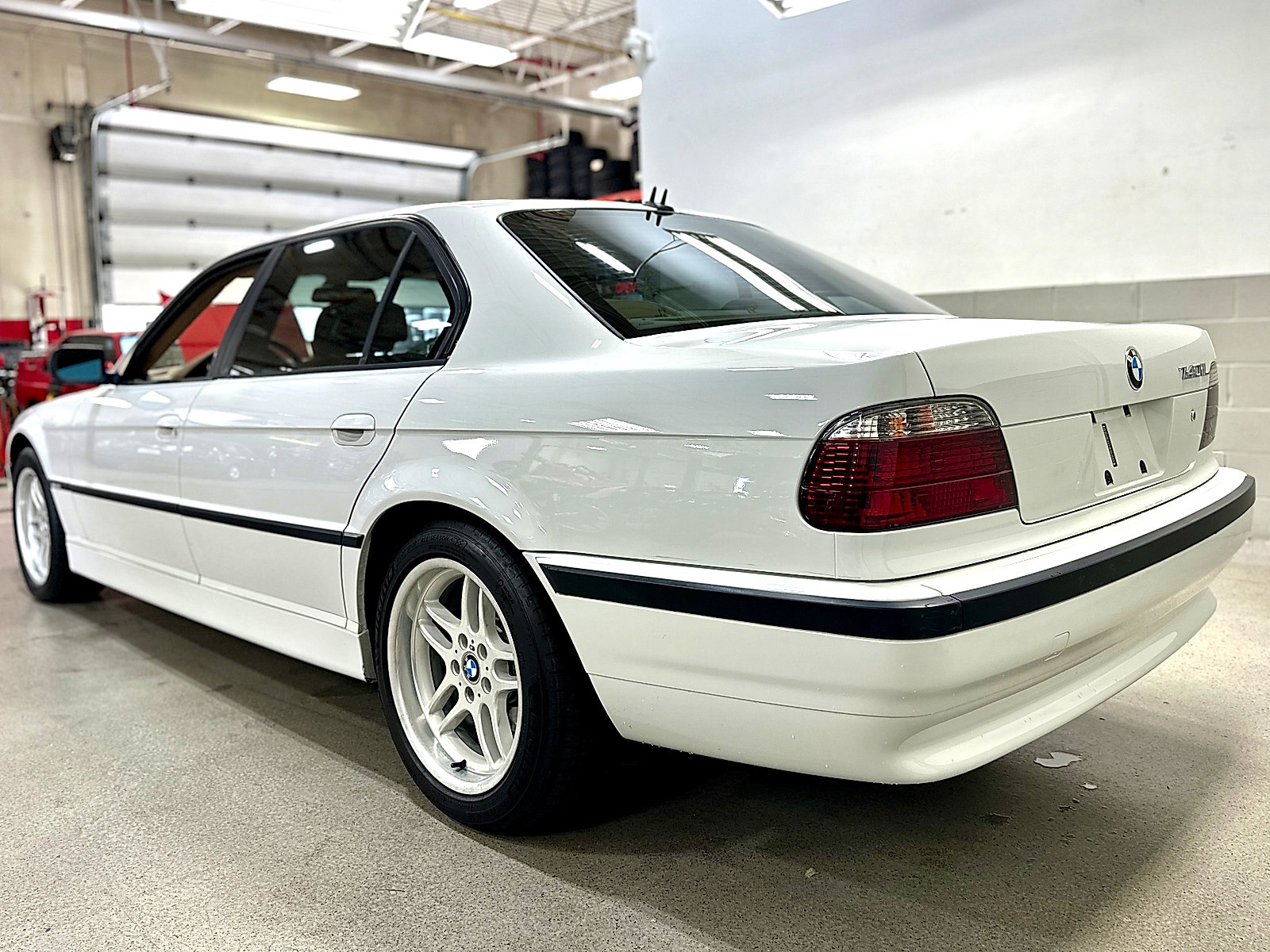 Used 2001 BMW 740iL image 4