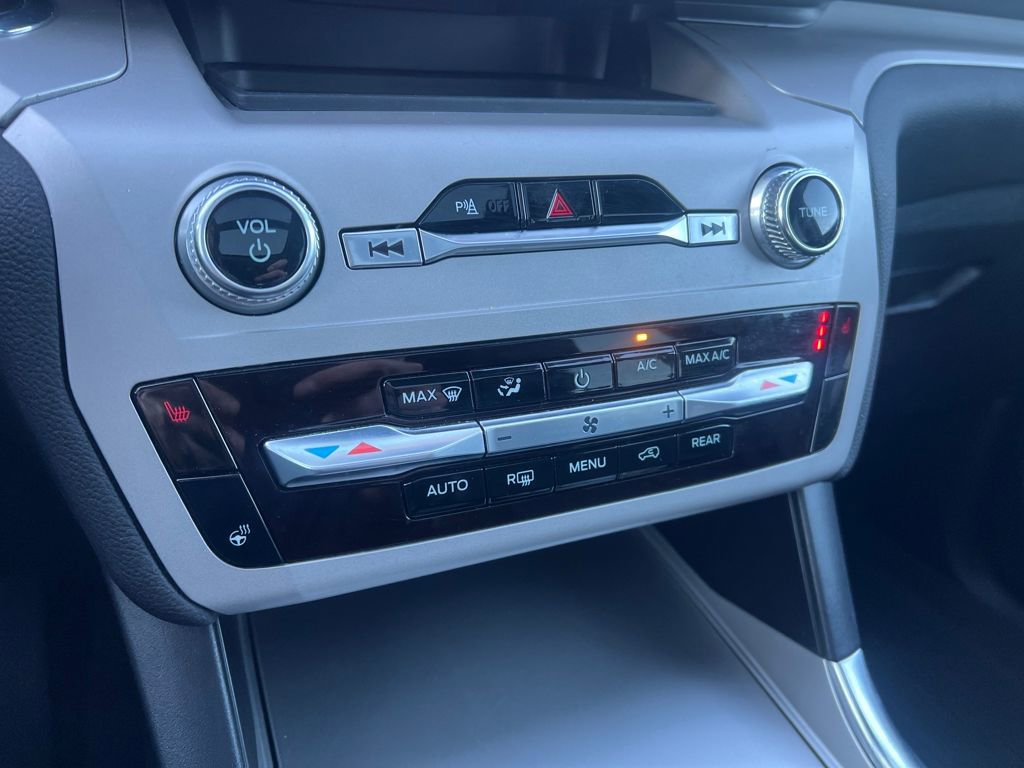 Certified 2023 Ford Explorer XLT w/ Equipment Group 202A image 17