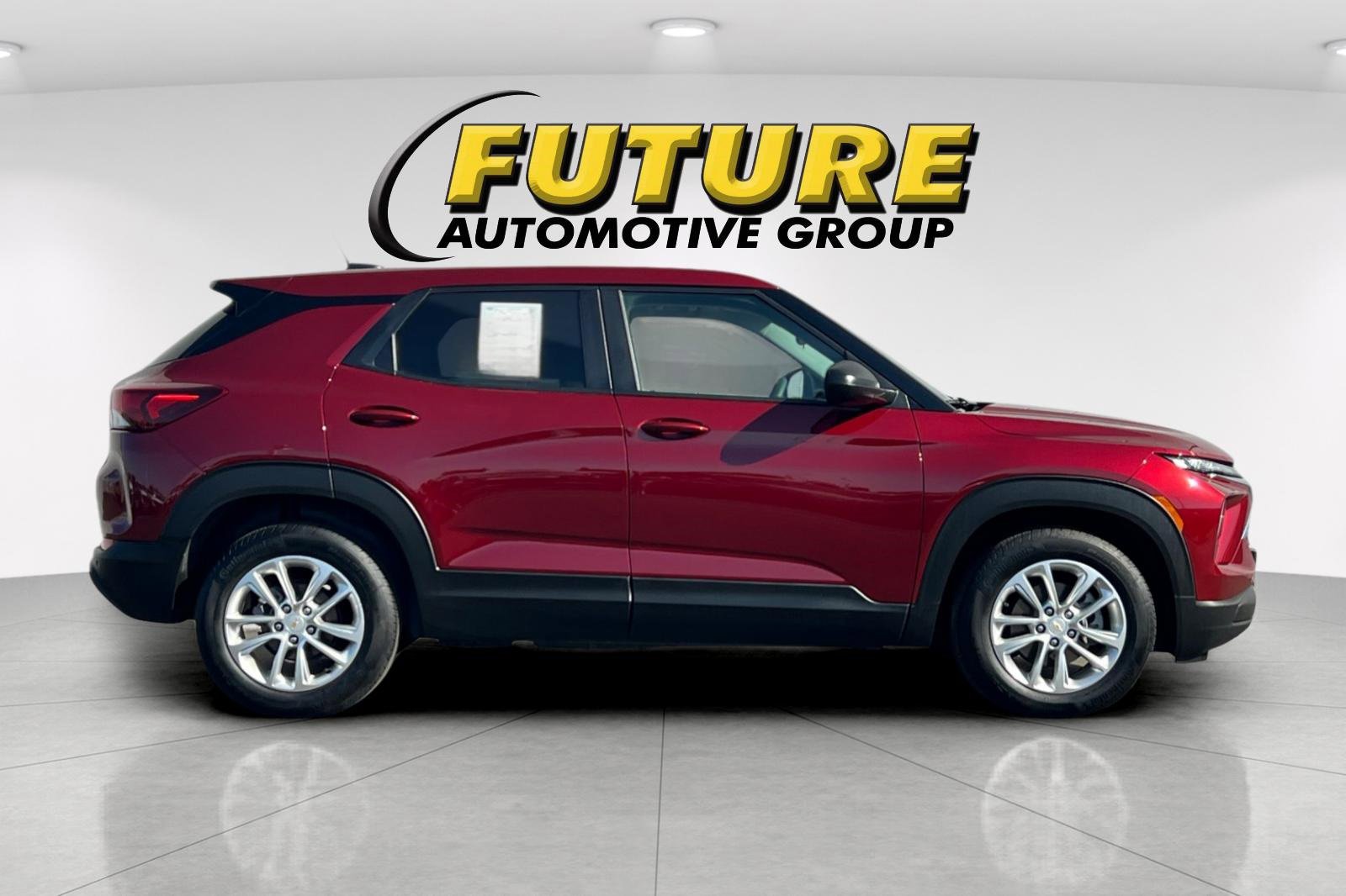 Used 2024 Chevrolet TrailBlazer LS w/ LS Convenience Package image 2