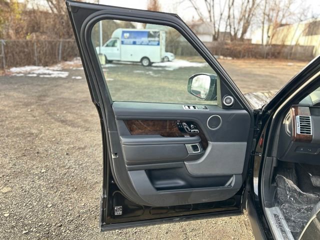 Used 2019 Land Rover Range Rover Long Wheelbase Supercharged image 12