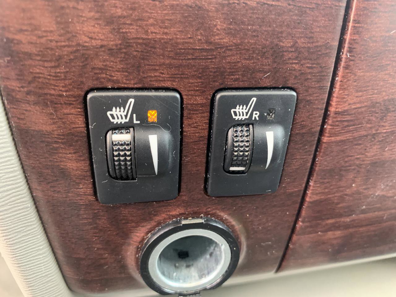 Used 2014 Toyota Sienna XLE image 35