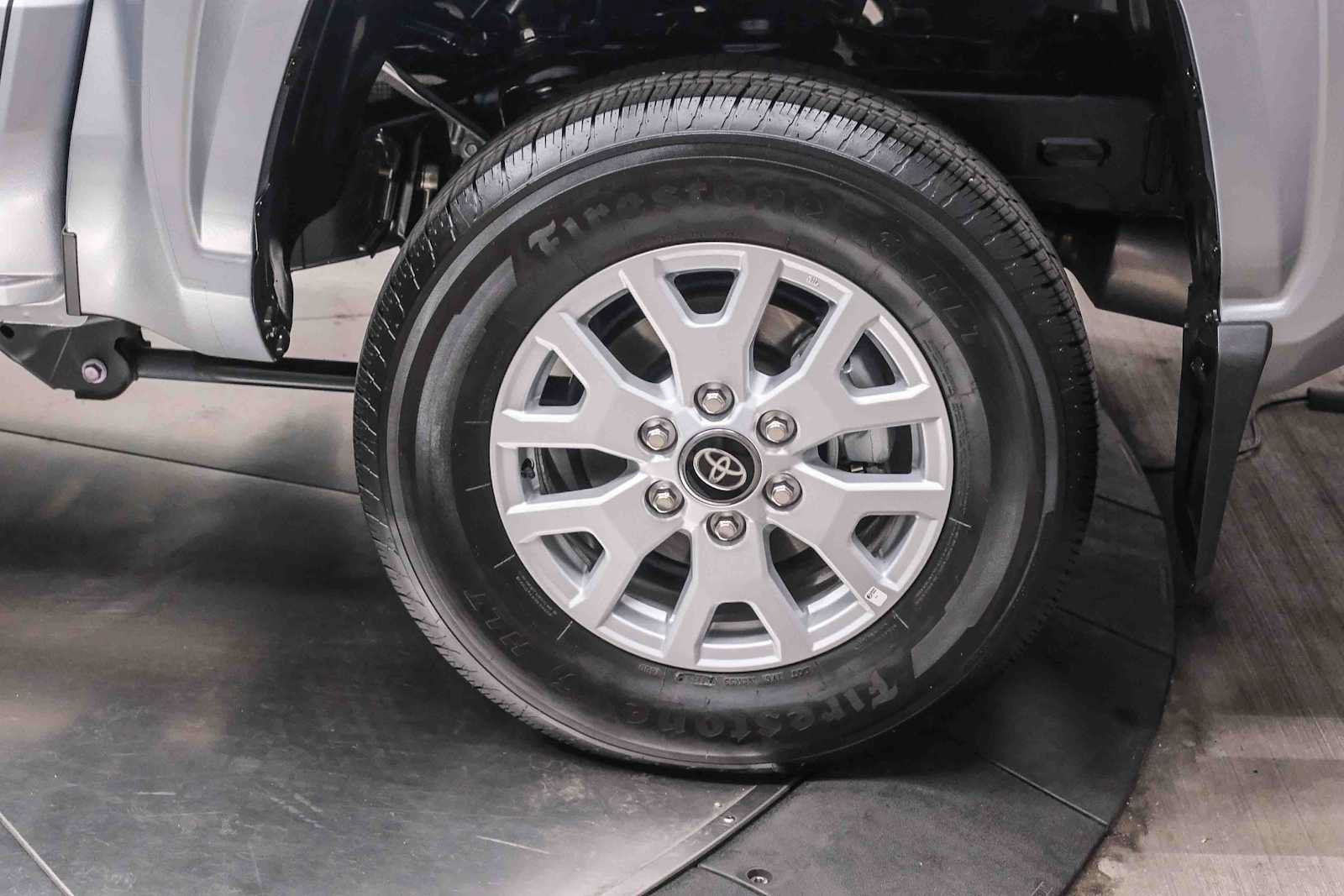Used 2025 Toyota Tacoma SR5 RWD image 10
