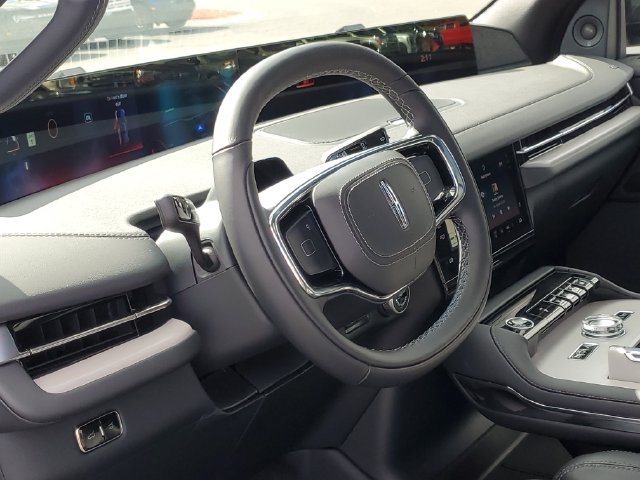 New 2027 Lincoln Navigator Reserve w/ Jet Appearance Package AWD/4WD image 12