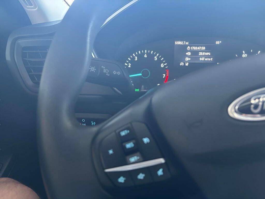 Used 2022 Ford Escape SE image 11