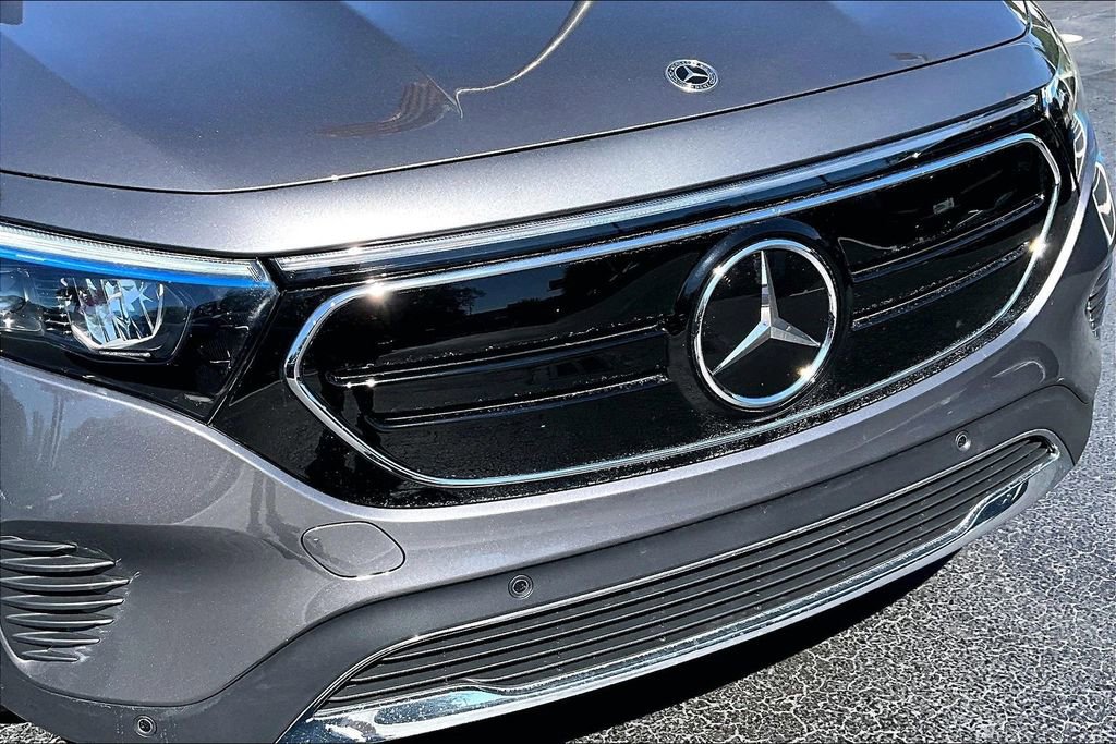 Used 2022 Mercedes-Benz EQB 350 4MATIC image 32