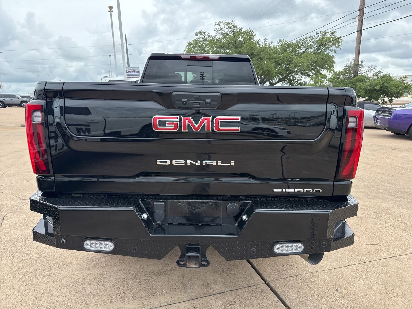 Used 2025 GMC Sierra 3500 Denali w/ Denali Reserve Package AWD/4WD image 6