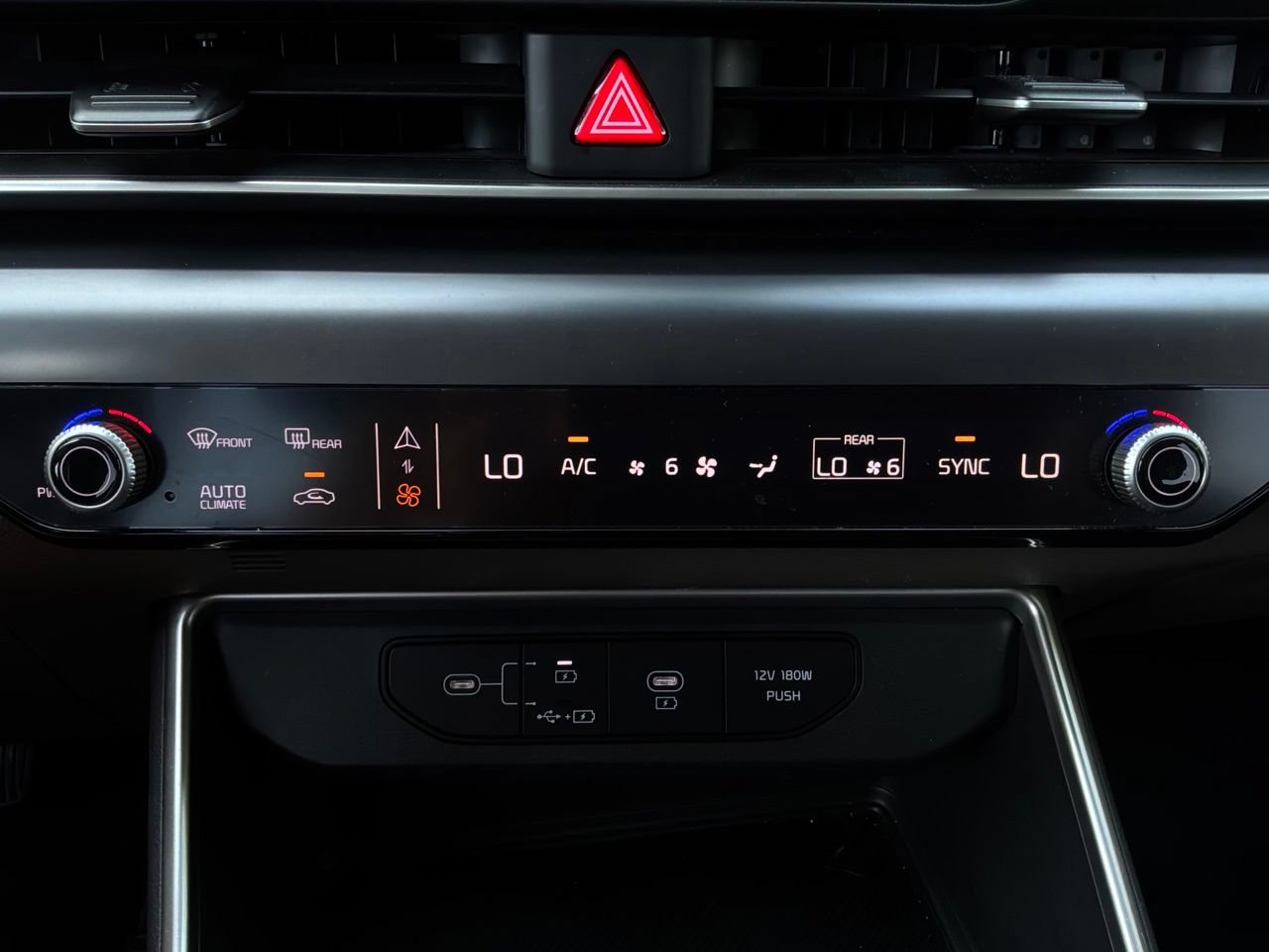 Used 2026 Kia Carnival FWD image 31