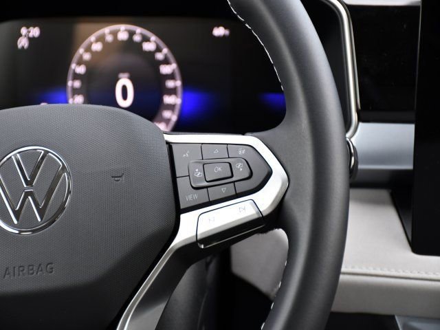 New 2026 Volkswagen Taos SE image 24