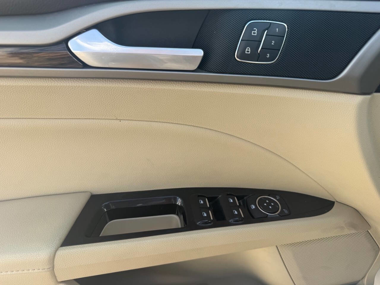 Used 2013 Ford Fusion SE image 22