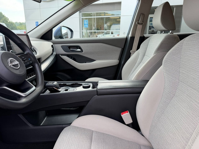 Used 2022 Nissan Rogue SV AWD/4WD image 14