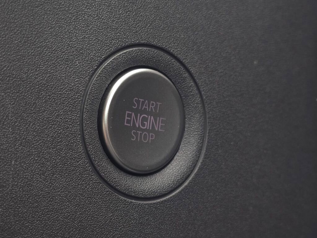 Used 2023 Volkswagen ID.4 Pro AWD/4WD image 31