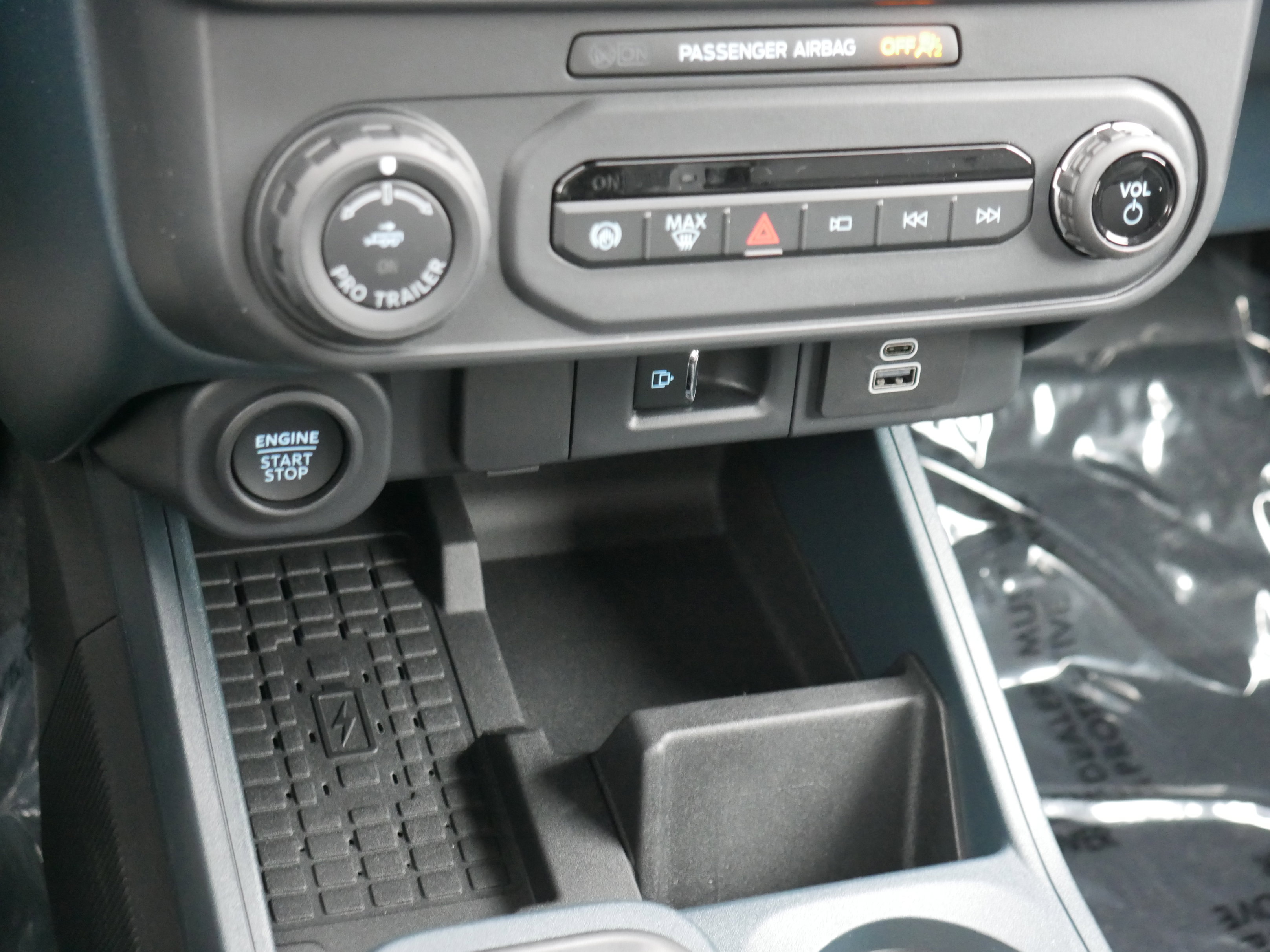 New 2025 Ford Maverick Lariat w/ Black Appearance Package image 15