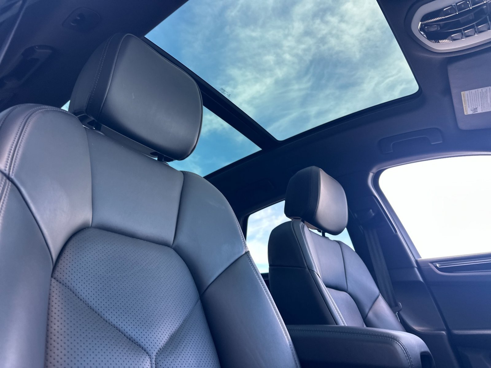 Certified 2023 Porsche Macan S AWD/4WD image 27