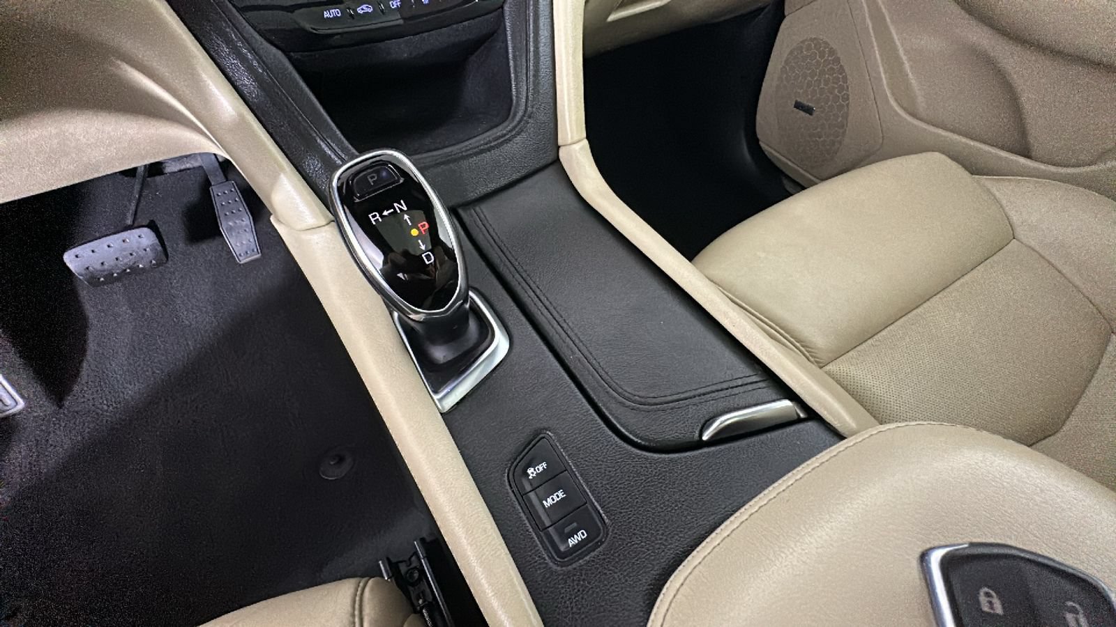 Used 2018 Cadillac XT5 Luxury w/ Driver Awareness Package AWD/4WD image 26