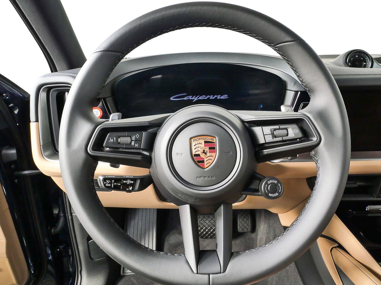 Certified 2026 Porsche Cayenne E-Hybrid AWD/4WD image 10