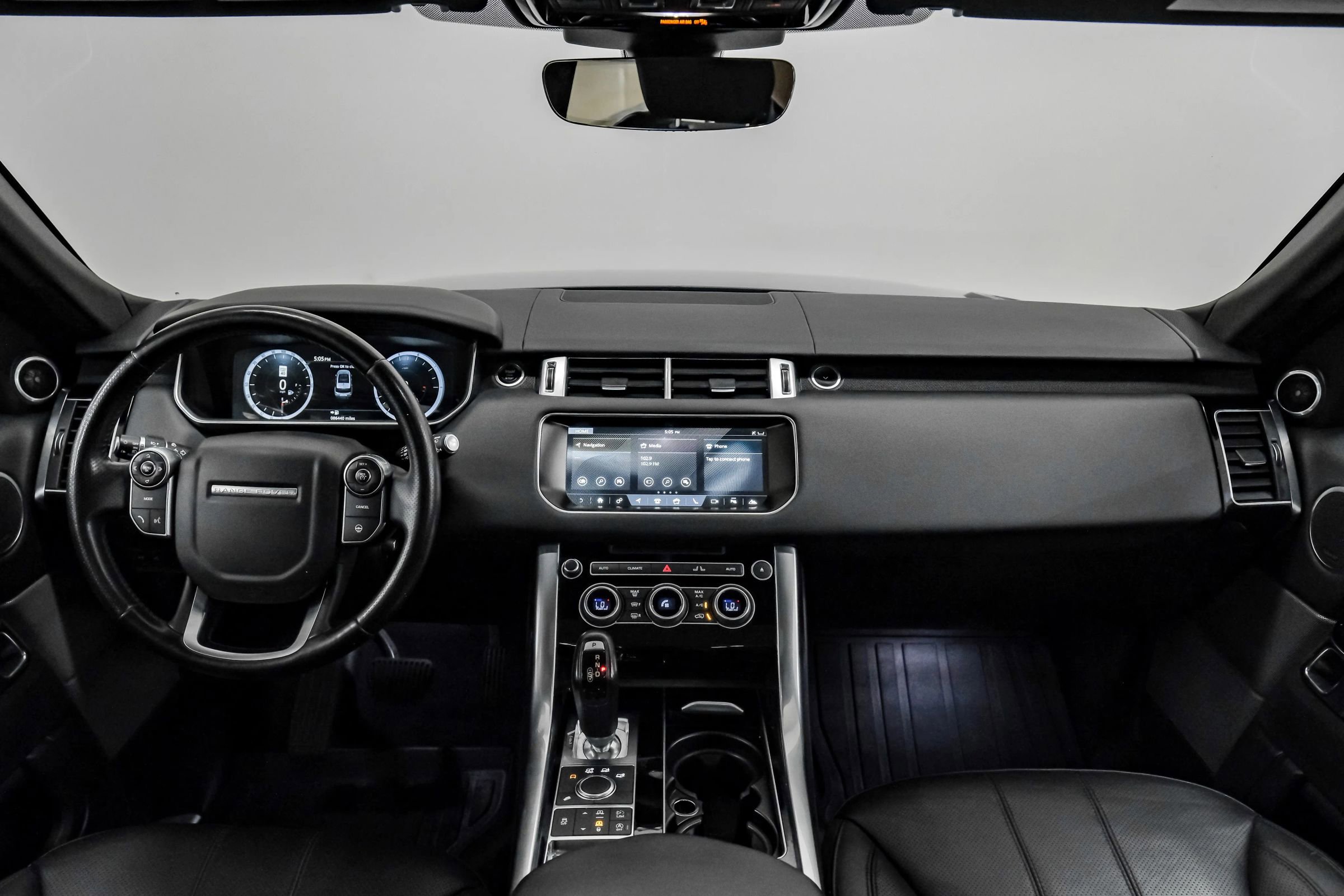 Used 2017 Land Rover Range Rover Sport HSE image 16