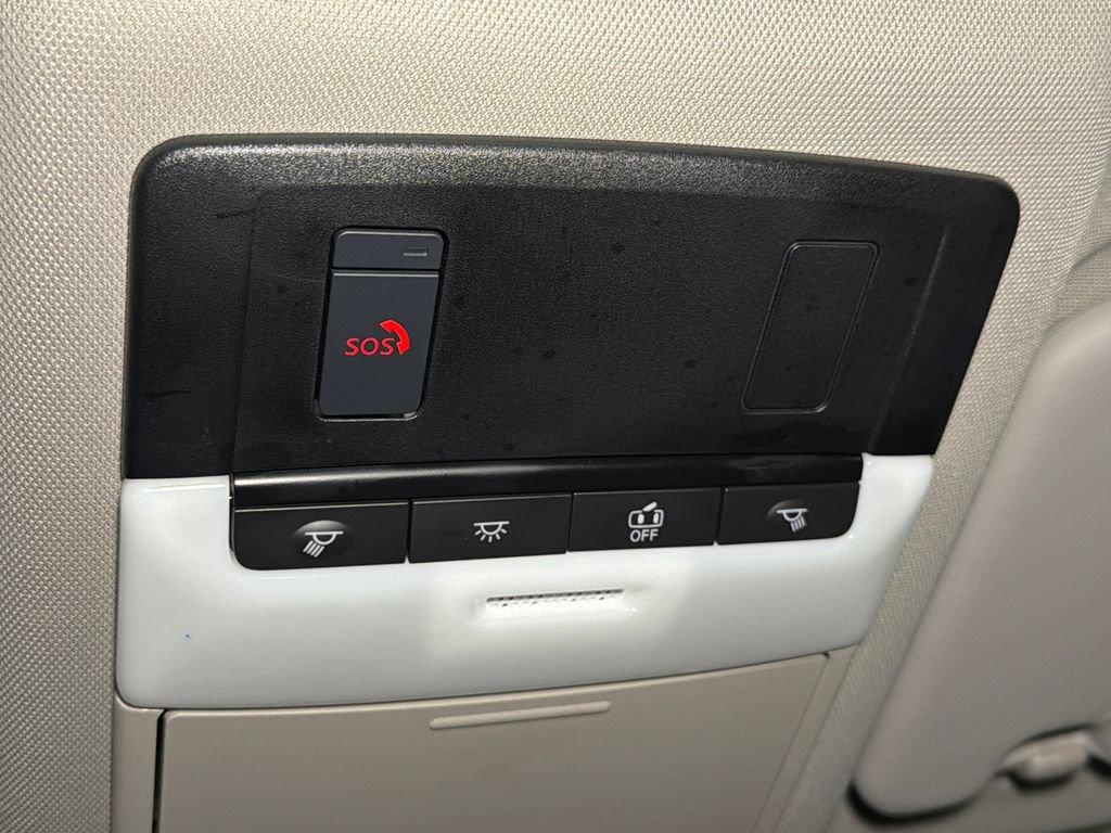 Used 2025 Nissan Rogue SV AWD/4WD image 33