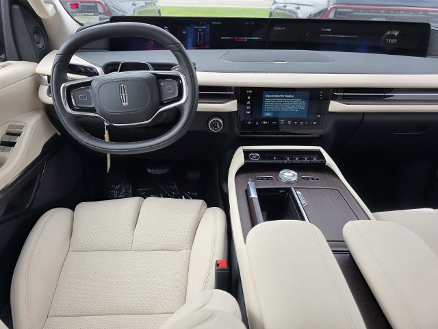 New 2027 Lincoln Navigator L Reserve RWD image 6