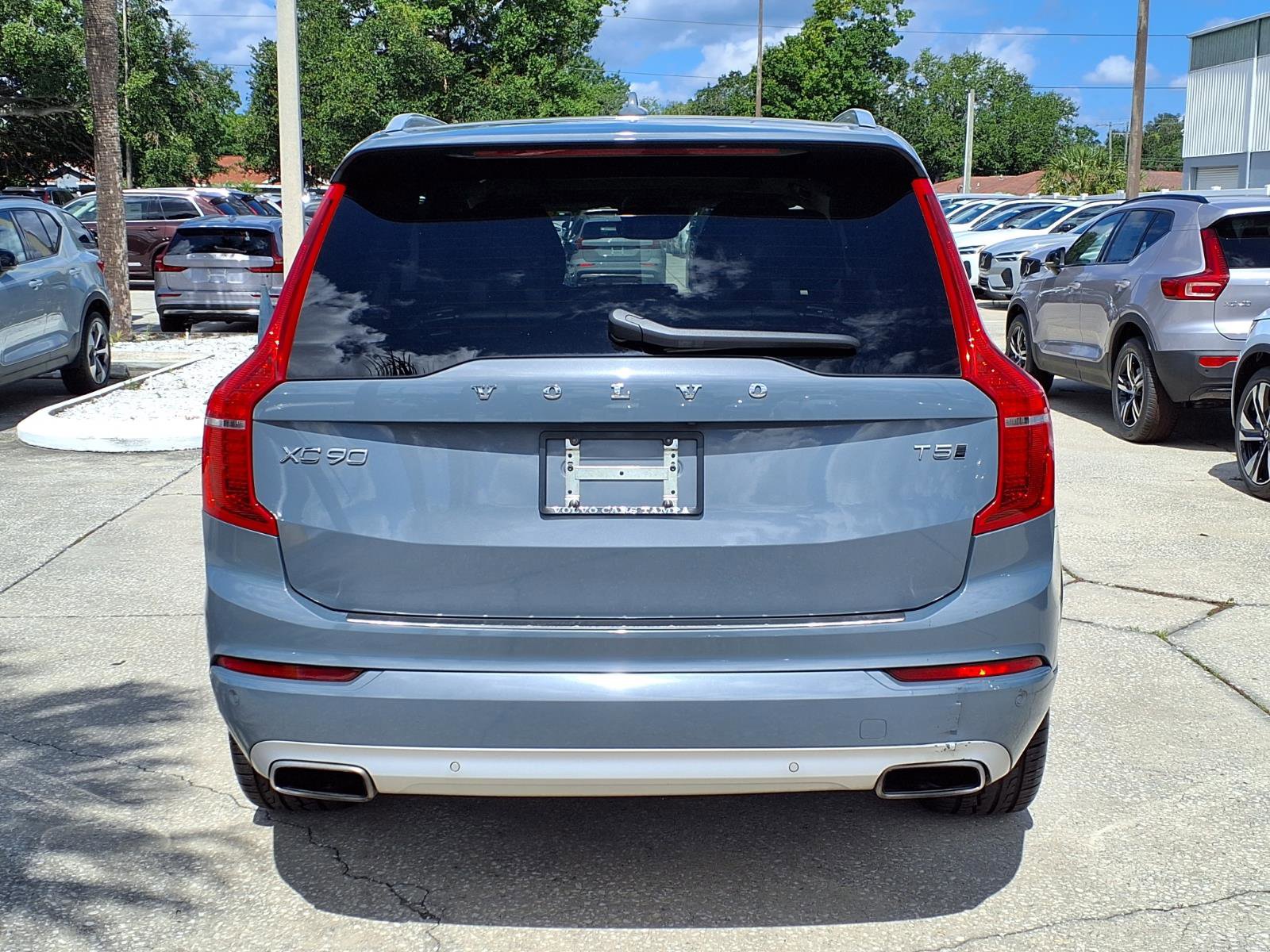 Used 2020 Volvo XC90 T5 Momentum w/ Protection Package Premier AWD/4WD image 6