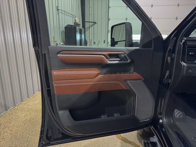 Used 2024 GMC Sierra 3500 Denali Ultimate AWD/4WD image 8