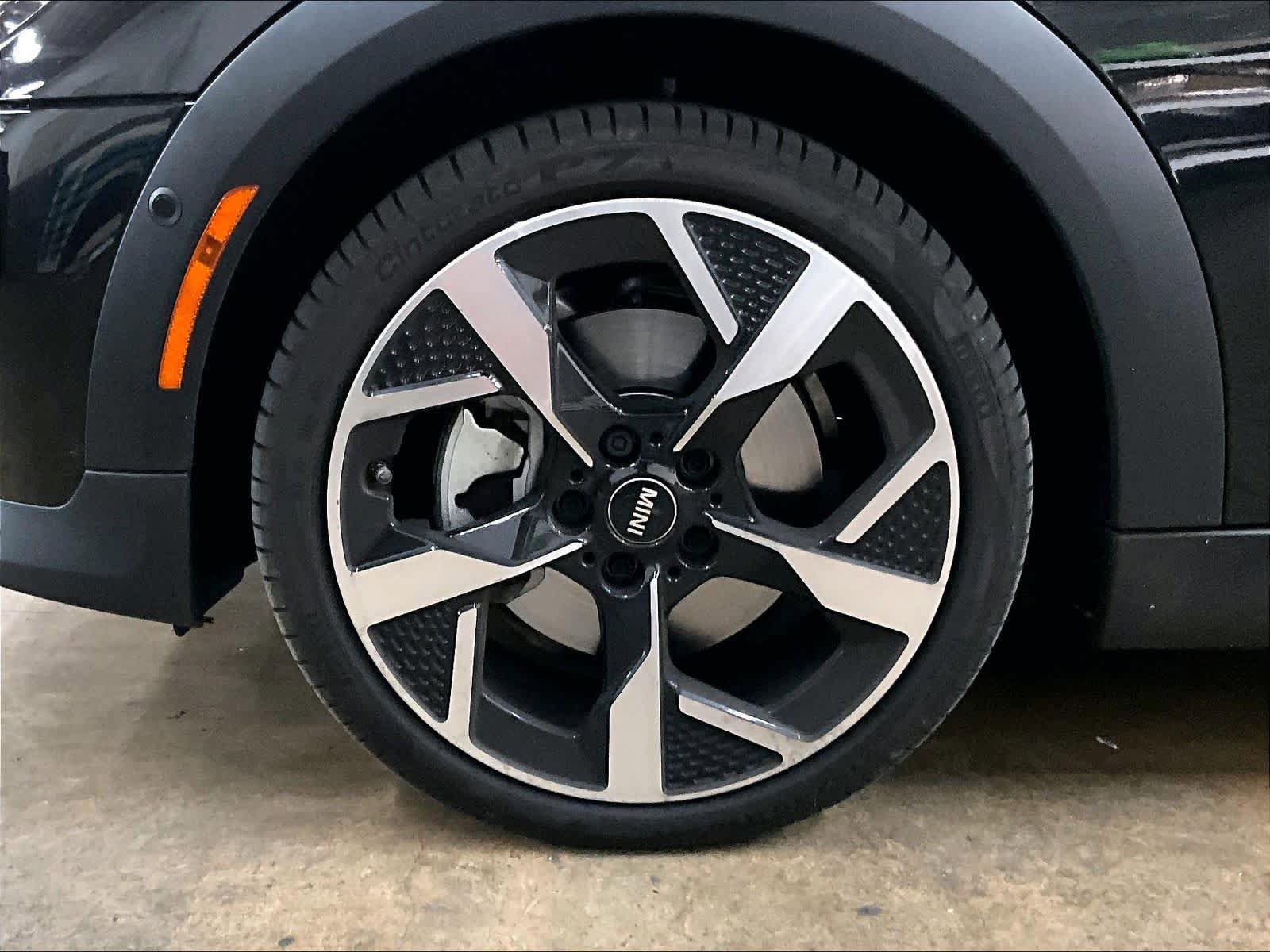 Used 2026 MINI Cooper 4-Door Hardtop FWD image 10