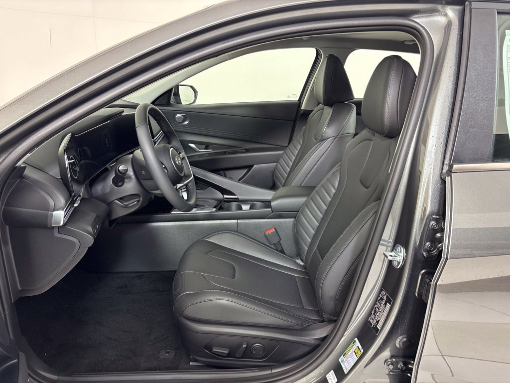 New 2026 Hyundai Elantra Limited FWD image 14