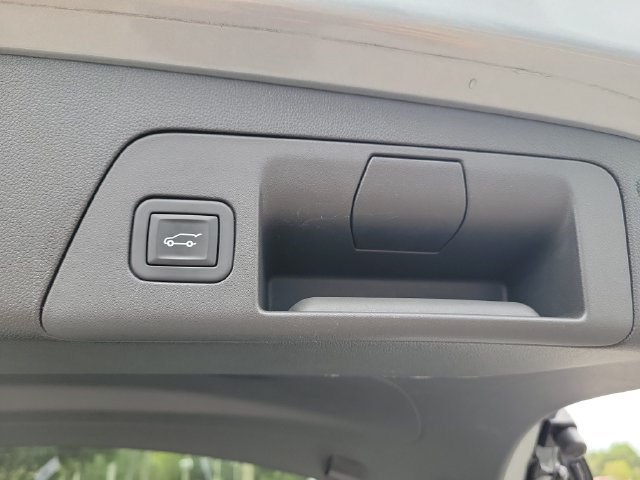 Used 2023 Buick Envision Essence w/ Sport Touring Package AWD/4WD image 17