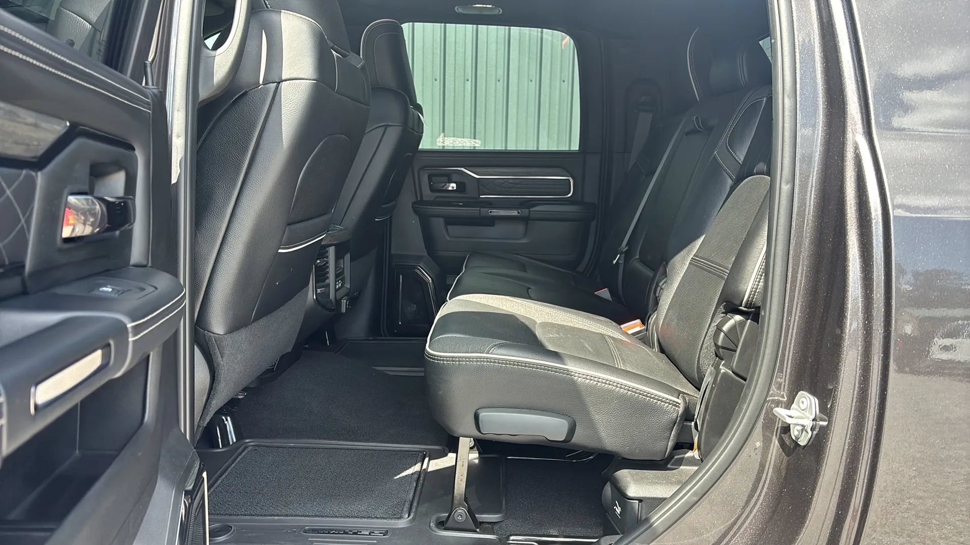 Used 2025 RAM 2500 Limited AWD/4WD image 21