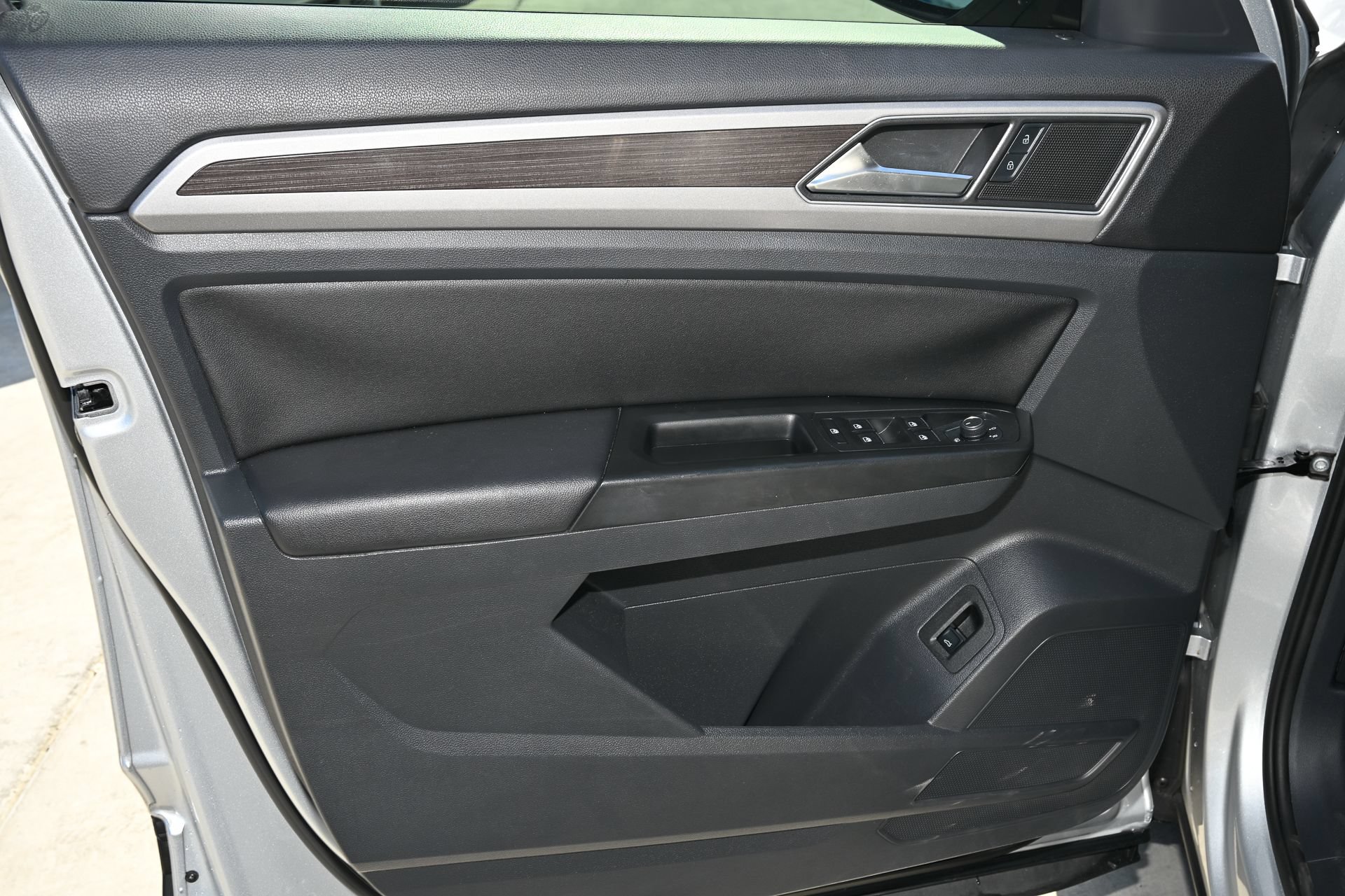 Used 2019 Volkswagen Atlas SE FWD image 14