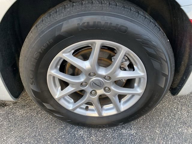 Used 2024 Chrysler Pacifica Touring-L image 11