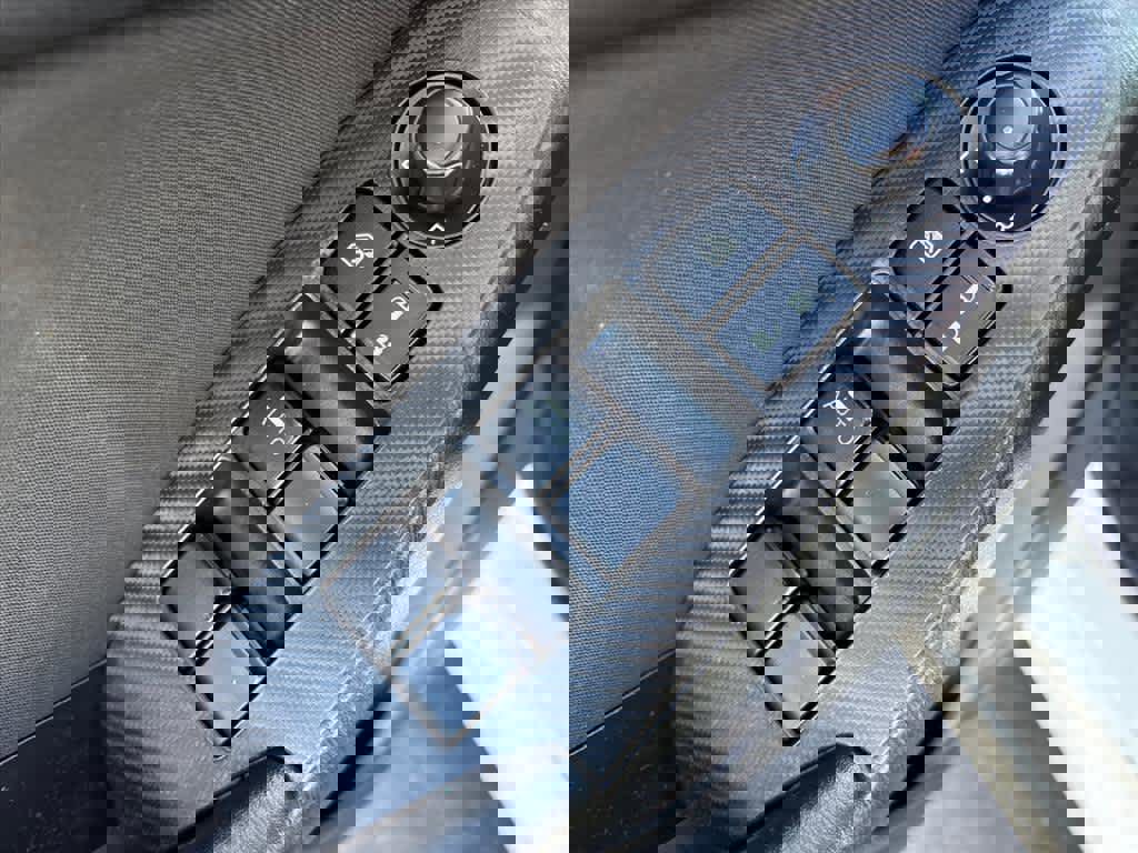 Used 2016 MAZDA MAZDA3 i Touring image 22