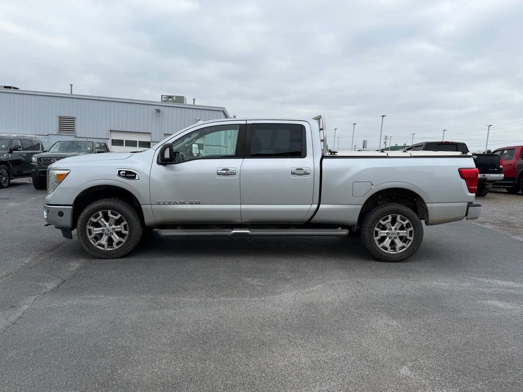 Used 2016 Nissan Titan SV image 10