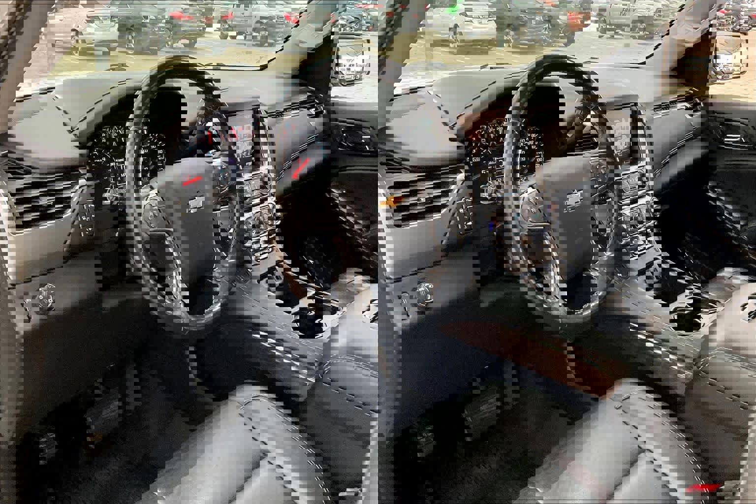 Used 2018 Chevrolet Suburban LT image 17