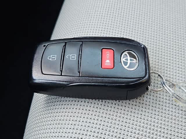 Used 2023 Toyota Corolla Cross LE FWD image 28
