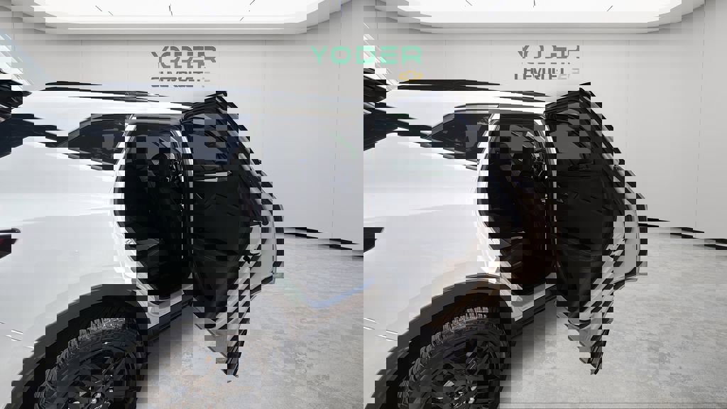 Used 2023 Chevrolet Blazer LT image 40