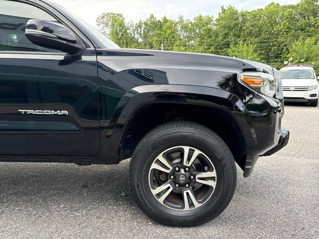 Used 2017 Toyota Tacoma TRD Sport w/ Tow Package (A/T) AWD/4WD image 33