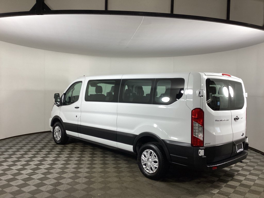 Used 2023 Ford Transit 350 XLT image 4