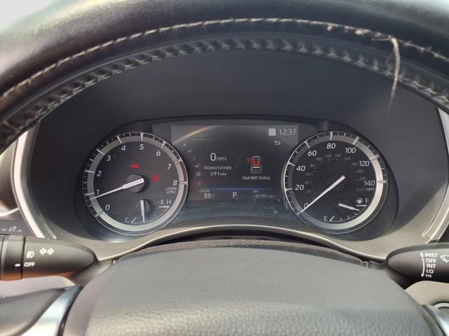 Used 2021 Toyota Highlander XLE AWD/4WD image 19