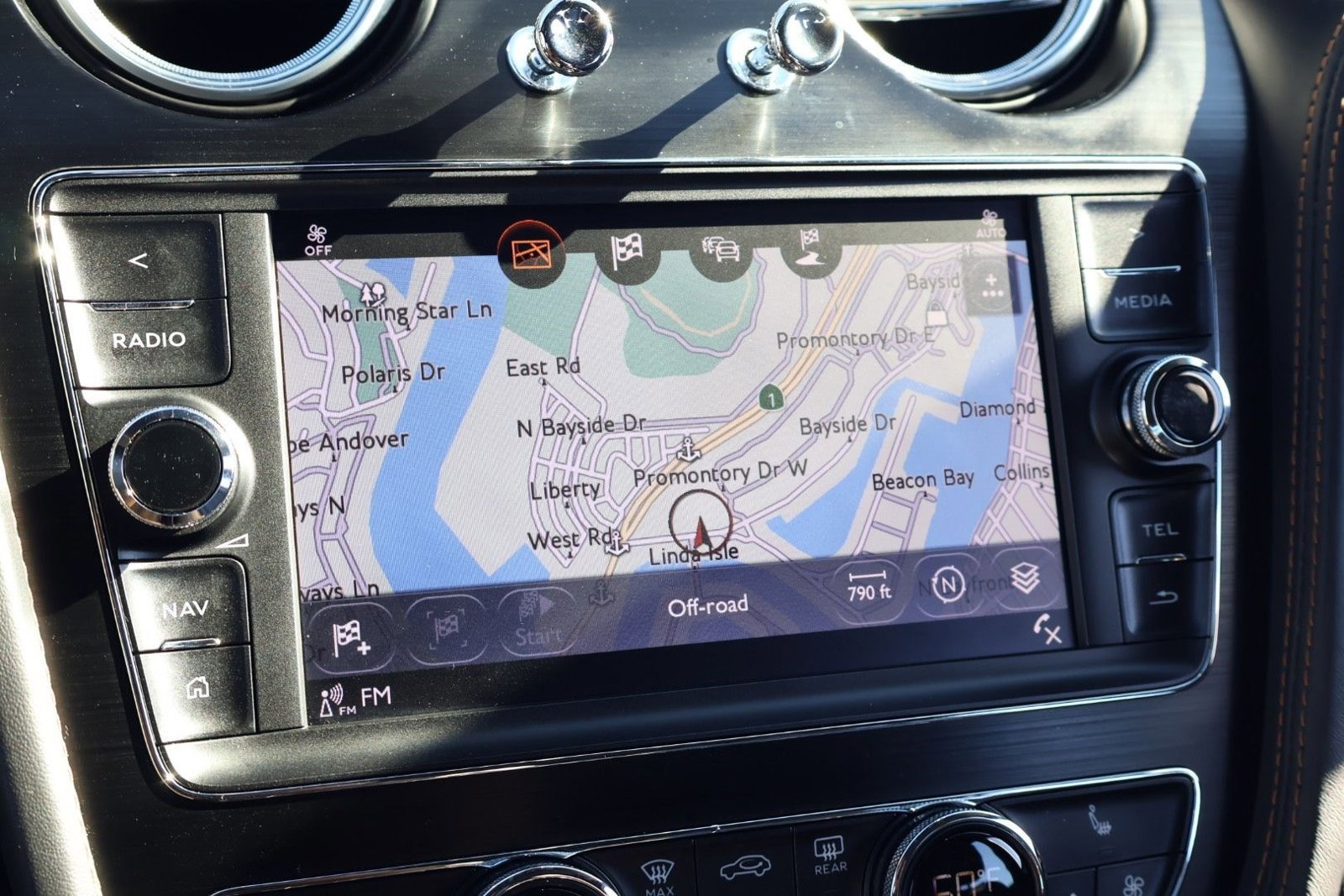 Certified 2019 Bentley Bentayga image 17